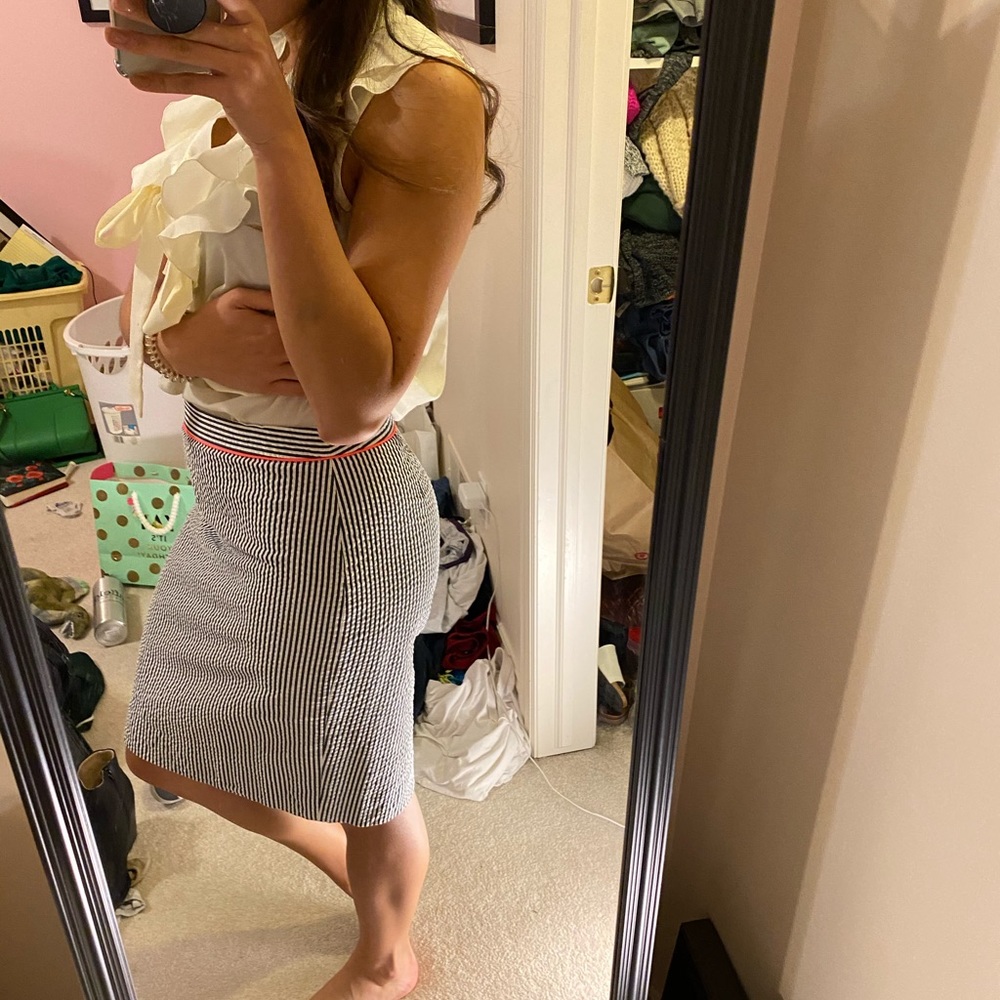 Seer Sucker Pencil Skirt - Picture 3 of 12